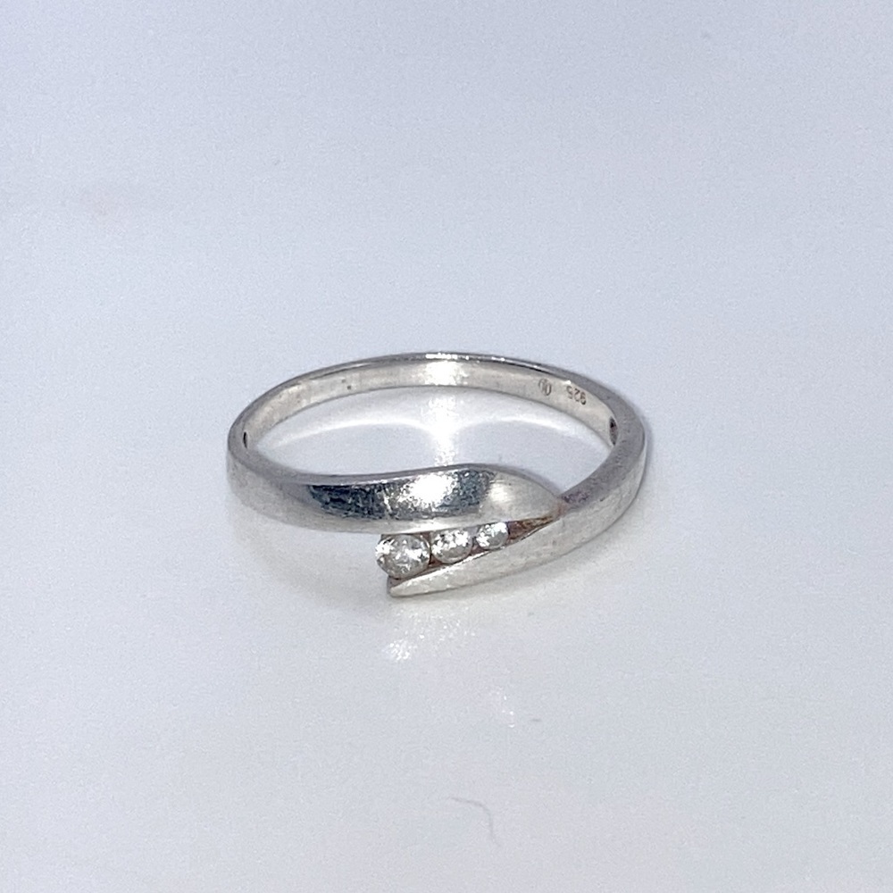 𝅺vtg Sterling Silver 3 Stone Tension Set Cz Stone Bypass Style Ring Sz 8